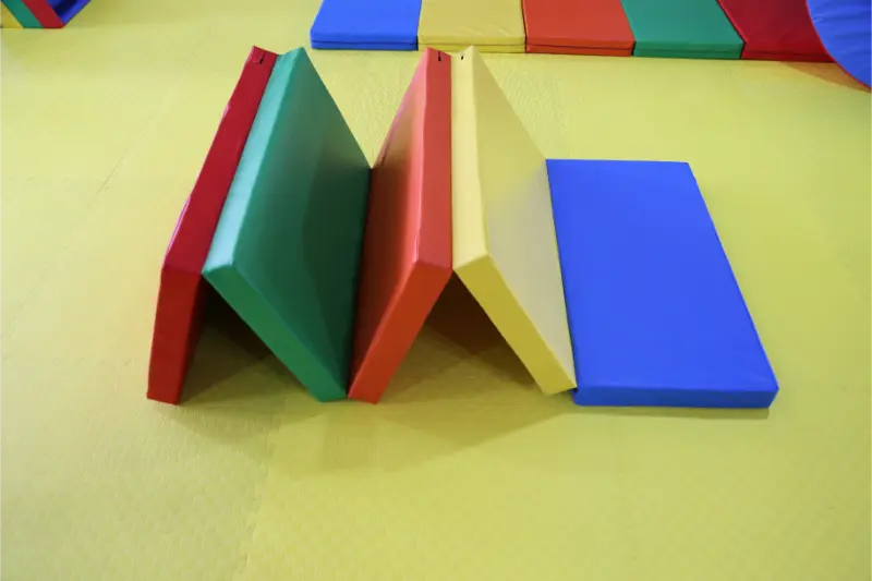 XOT XIN OUTAI தயாரிப்பு R&Dயை ஆழப்படுத்துகிறது, உலகளாவிய குழந்தைகள் விளையாட்டு நிறுவனங்களுக்கு தனிப்பயனாக்கப்பட்ட மென்மையான உபகரண தீர்வுகளை வழங்குகிறது