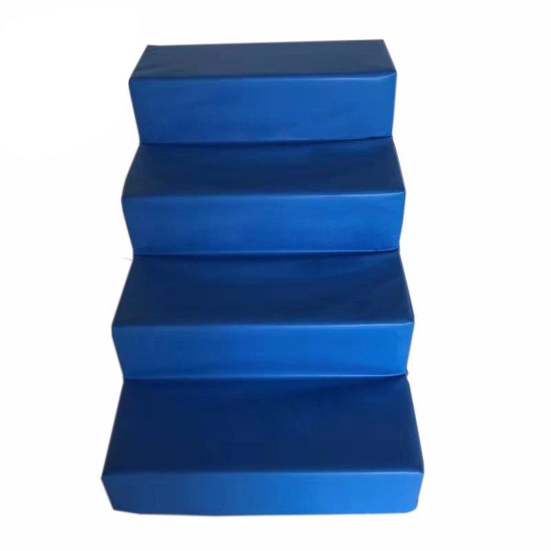 நான்கு-படி படிக்கட்டு